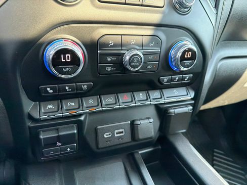 Used 2020 GMC Sierra 1500 AT4 w/ AT4 Premium Package AWD/4WD image 26