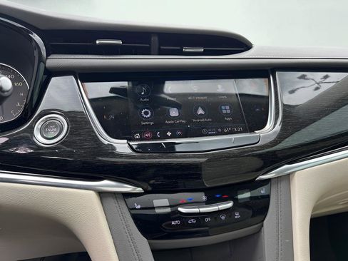 Used 2021 Cadillac XT6 Premium Luxury FWD image 33