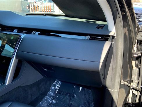 Used 2024 Land Rover Discovery Sport S image 18