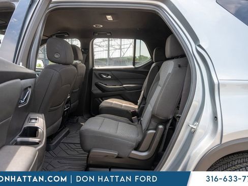 Used 2023 Chevrolet Traverse LT FWD image 23