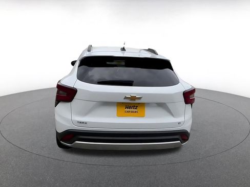 Used 2025 Chevrolet Trax LT image 13