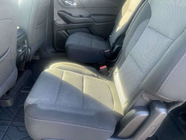 Used 2023 Chevrolet Traverse LT FWD image 12