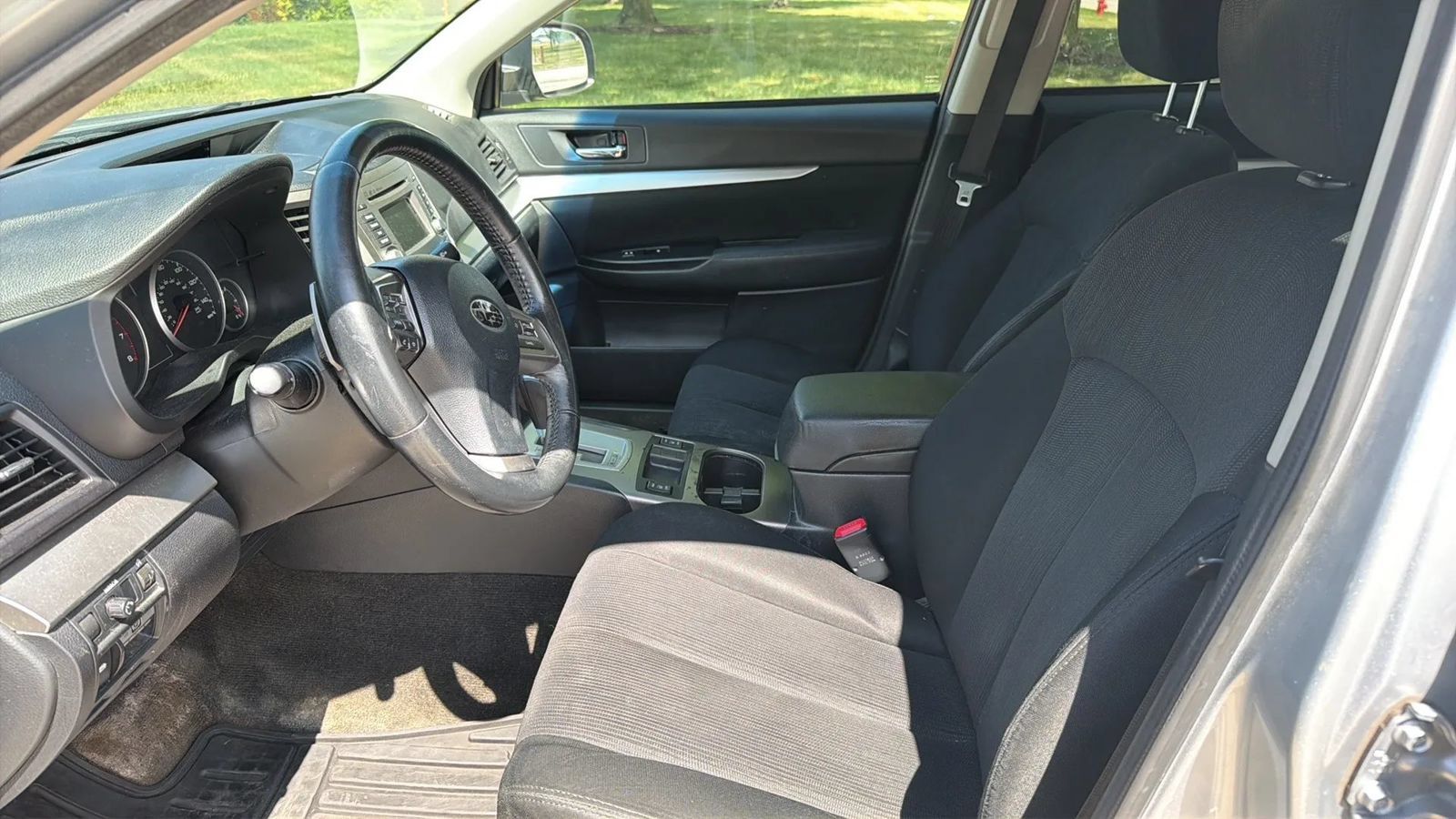 Used 2014 Subaru Outback 2.5i Premium AWD/4WD image 10