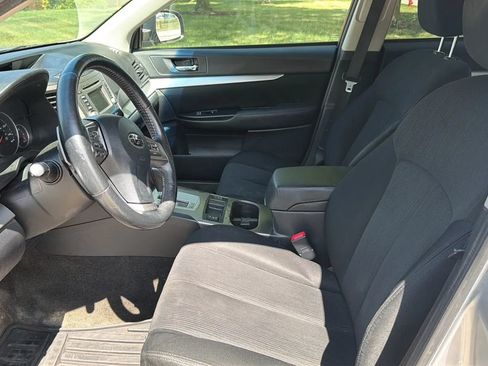Used 2014 Subaru Outback 2.5i Premium AWD/4WD image 10