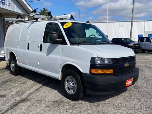 Used 2018 Chevrolet Express 2500 w/ Driver Convenience Package RWD image 7