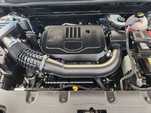 Used 2025 Chevrolet Blazer LT FWD image 34