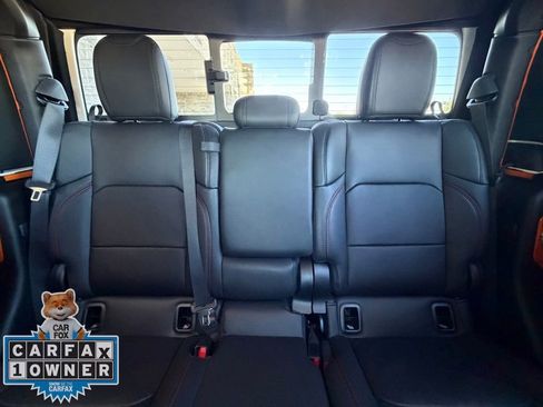 Used 2025 Jeep Gladiator Rubicon w/ Convenience Group AWD/4WD image 24