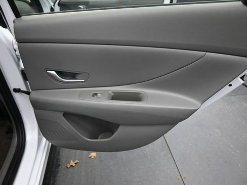 Used 2024 Hyundai Elantra SEL image 23