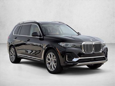 Used 2022 BMW X7 xDrive40i w/ Premium Package image 3