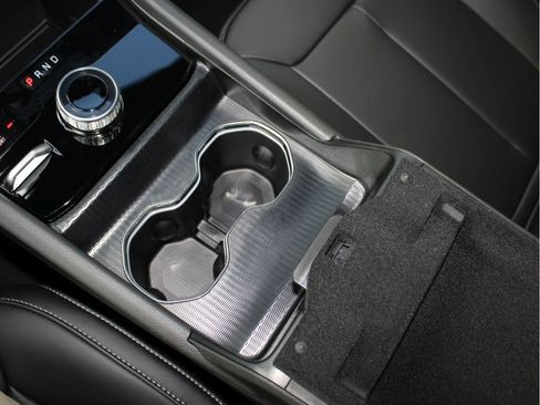 New 2025 Jeep Grand Cherokee Limited w/ Trailer Tow Package image 24