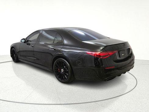 Used 2022 Mercedes-Benz S 500 4MATIC w/ AMG Line Package image 5