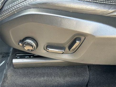 Used 2023 Volvo XC90 T8 Ultimate w/ Lounge Package image 34