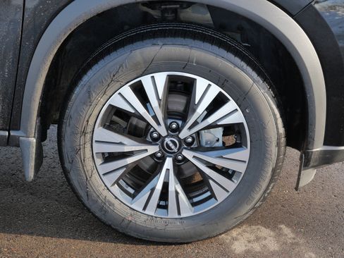 Used 2023 Nissan Rogue SV image 15