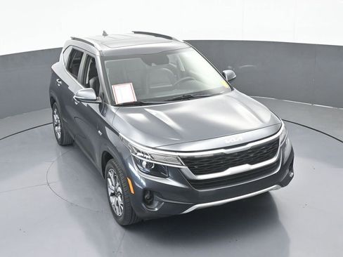 Used 2022 Kia Seltos EX image 58