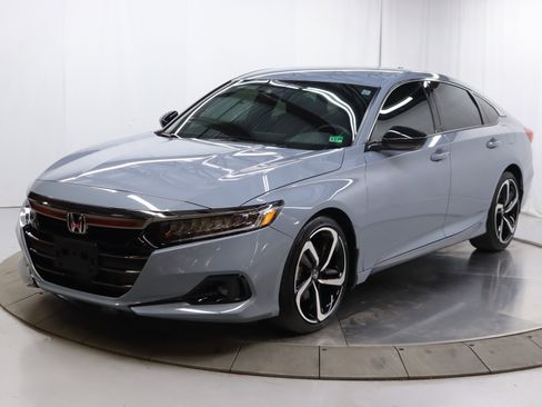 Used 2022 Honda Accord Sport image 2