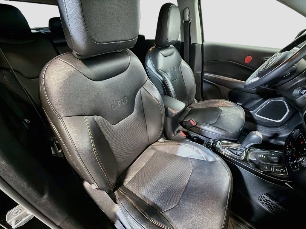Used 2018 Jeep Compass Limited w/ Navigation Group AWD/4WD image 25