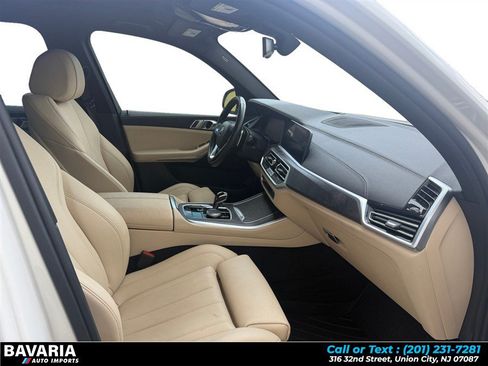 Used 2022 BMW X5 xDrive40i w/ Premium Package AWD/4WD image 16