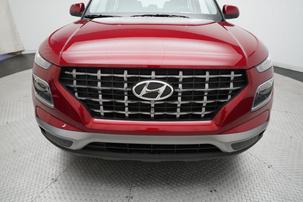 Used 2023 Hyundai Venue SEL FWD image 21