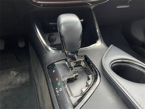 Used 2013 Toyota Avalon Limited image 23