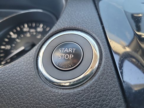 Used 2018 Nissan Rogue Sport SV image 27