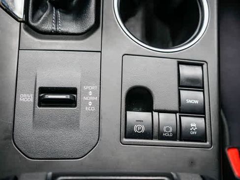 Certified 2023 Toyota Highlander LE image 24