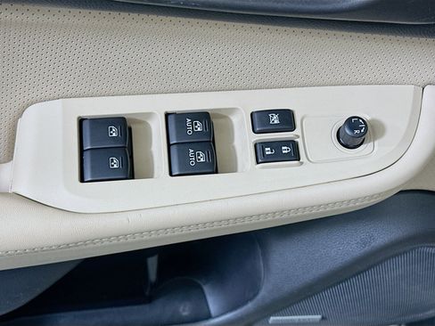 Used 2017 Subaru Outback 2.5i Limited image 15
