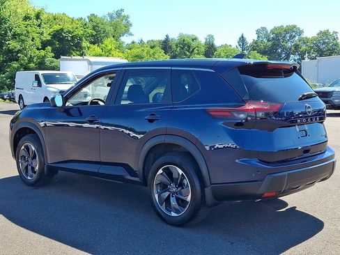 Certified 2026 Nissan Rogue SV AWD/4WD image 4