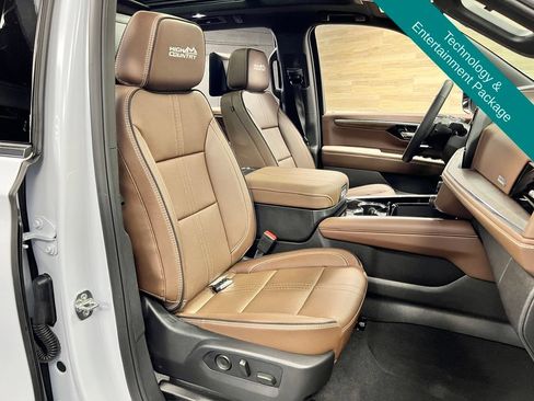 Used 2026 Chevrolet Suburban High Country AWD/4WD image 8
