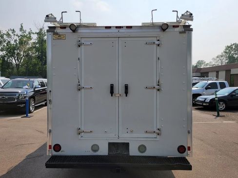 Used 2016 Ford E-450 and Econoline 450 Super Duty image 11