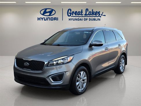 Used 2017 Kia Sorento LX image 1