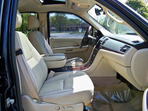 Used 2008 Cadillac Escalade AWD image 14