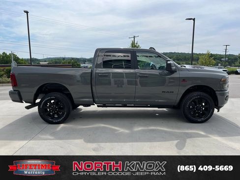 New 2026 RAM 2500 Laramie AWD/4WD image 22