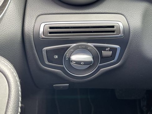 Used 2019 Mercedes-Benz C 300 4MATIC Sedan image 18