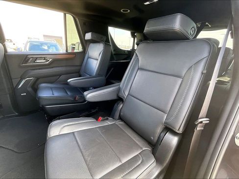 Used 2025 GMC Yukon Denali image 31