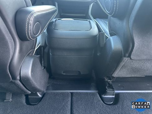 Used 2025 Chrysler Pacifica Limited image 51