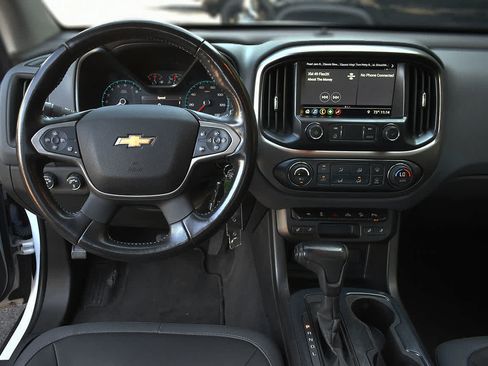 Used 2019 Chevrolet Colorado Z71 AWD/4WD image 12