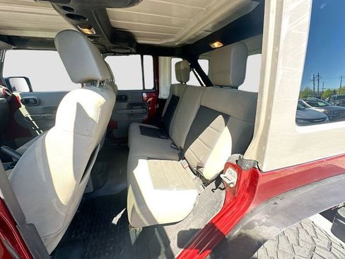 Used 2010 Jeep Wrangler Unlimited Sahara AWD/4WD image 22