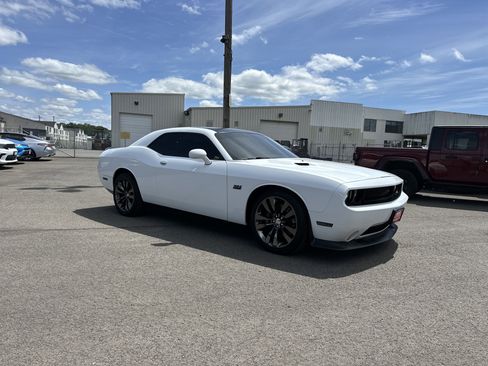 Used 2014 Dodge Challenger SRT8 Core image 7
