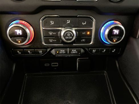 Used 2023 GMC Yukon XL AT4 w/ AT4 Premium Plus Package image 18