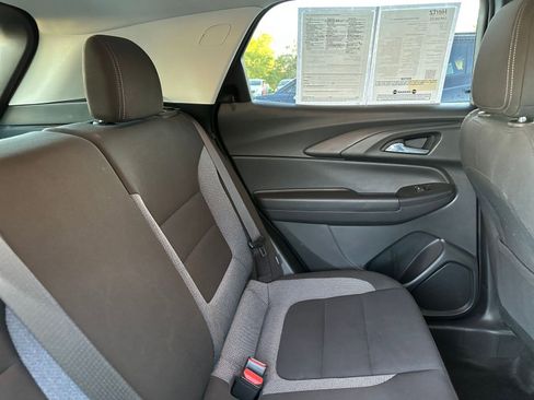 Used 2025 Chevrolet TrailBlazer LT image 35