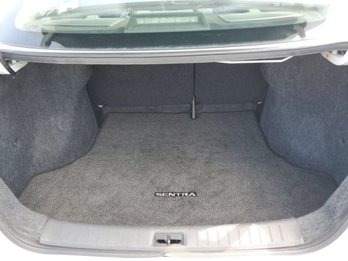 Used 2019 Nissan Sentra SV FWD image 9