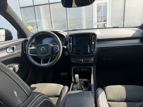 Used 2021 Volvo XC40 T5 R-Design w/ Climate Package AWD/4WD image 9