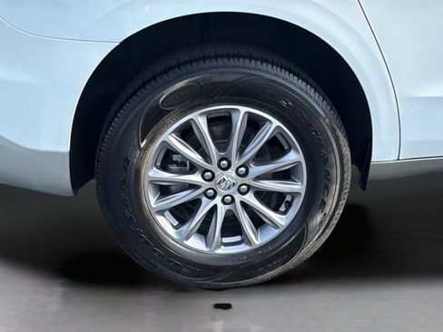 Used 2024 Buick Enclave Essence FWD image 25