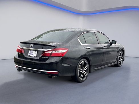 Used 2017 Honda Accord Sport image 6