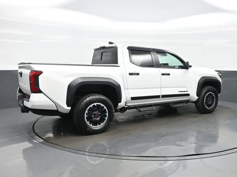 Used 2024 Toyota Tacoma TRD Off-Road w/ TRD Off Road Upgrade Package AWD/4WD image 6