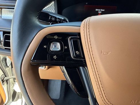 Used 2023 Lincoln Aviator Black Label w/ Dynamic Handling Package image 30