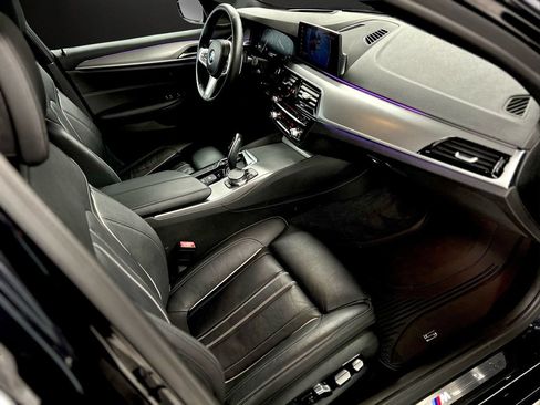 Used 2019 BMW 540i w/ M Sport Package RWD image 15