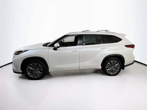 Used 2021 Toyota Highlander Platinum image 8