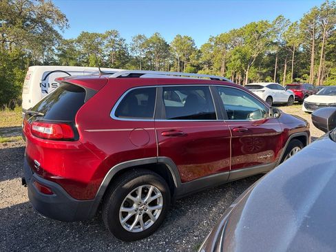 Used 2017 Jeep Cherokee Latitude w/ Trailer Tow Group image 4