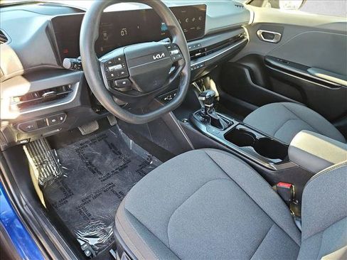 Used 2025 Kia K4 FWD image 12